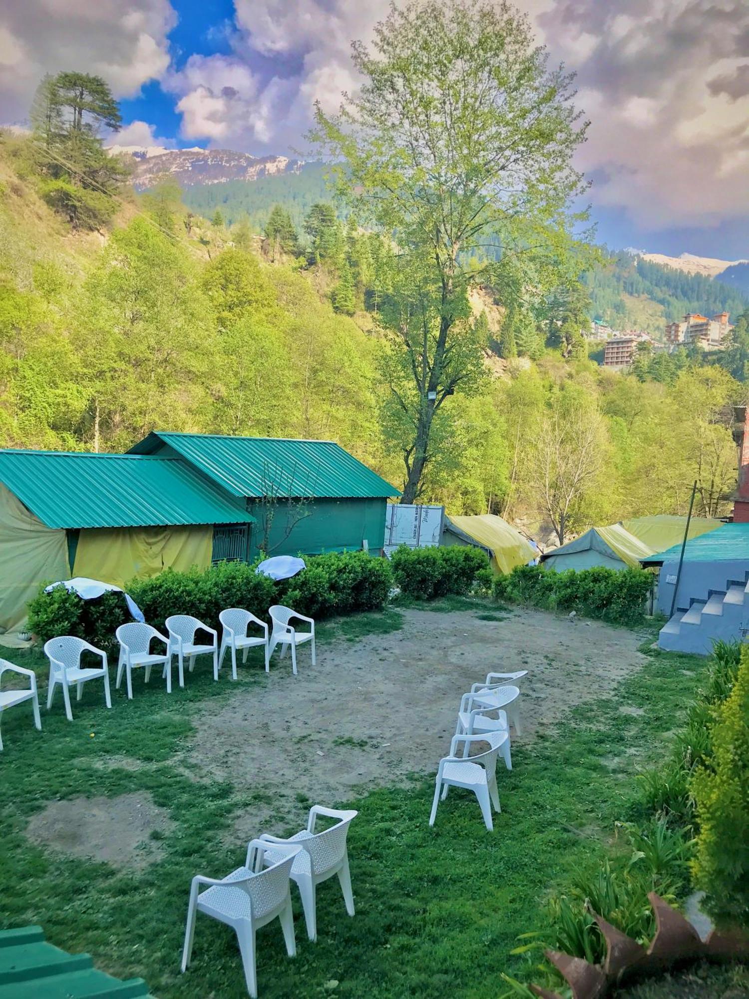 The Avenue Hotel , Manali A River Side Hotel Buitenkant foto