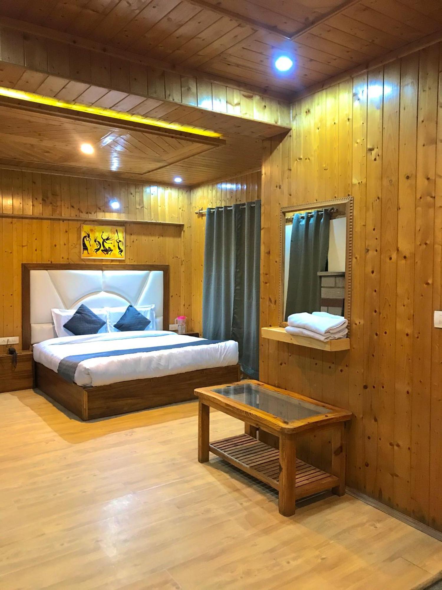 The Avenue Hotel , Manali A River Side Hotel Buitenkant foto