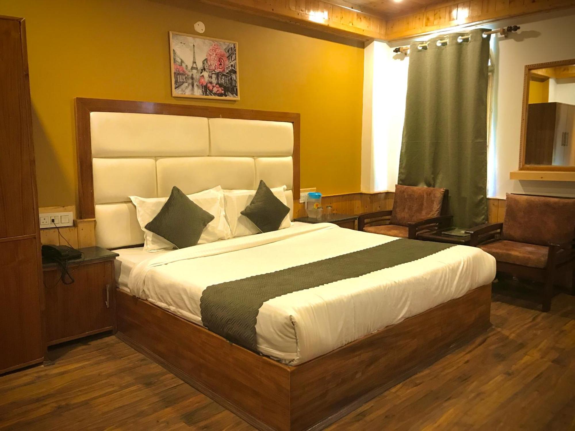 The Avenue Hotel , Manali A River Side Hotel Buitenkant foto