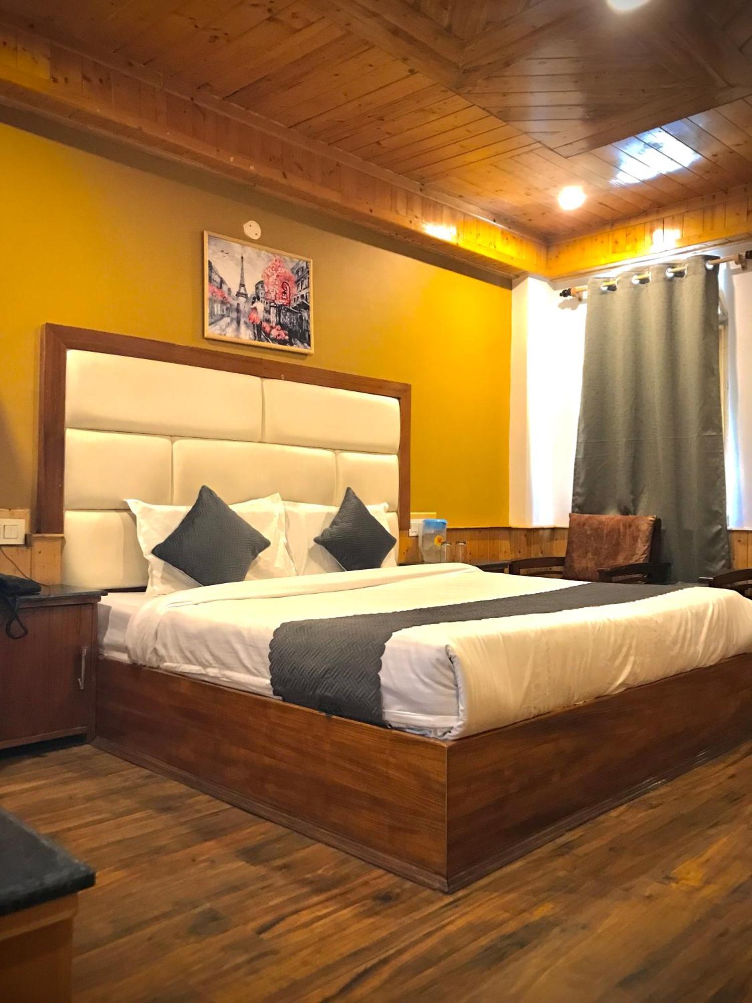 The Avenue Hotel , Manali A River Side Hotel Buitenkant foto